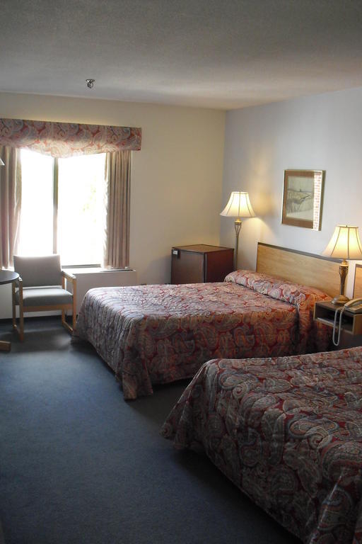 Auberge La Diligence Dolbeau-Mistassini Extérieur photo