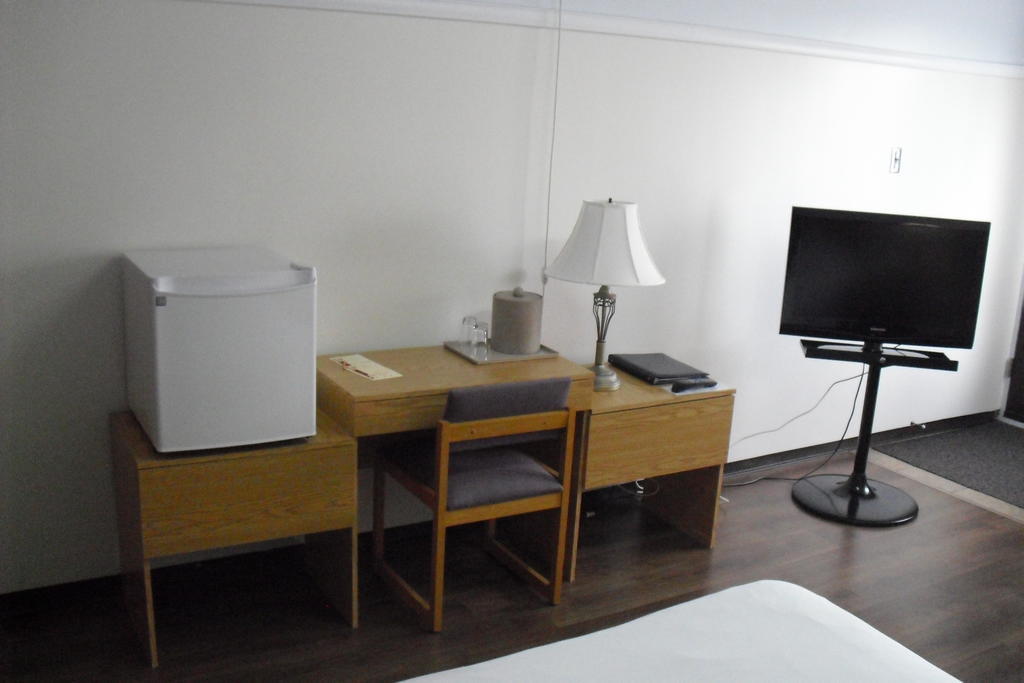 Auberge La Diligence Dolbeau-Mistassini Extérieur photo
